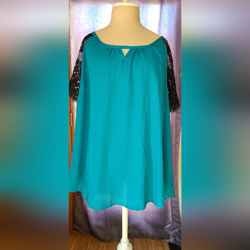 NWT, Lace sleeve blouse